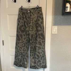 Pilcro Gray Leopard Print Cropped Pants